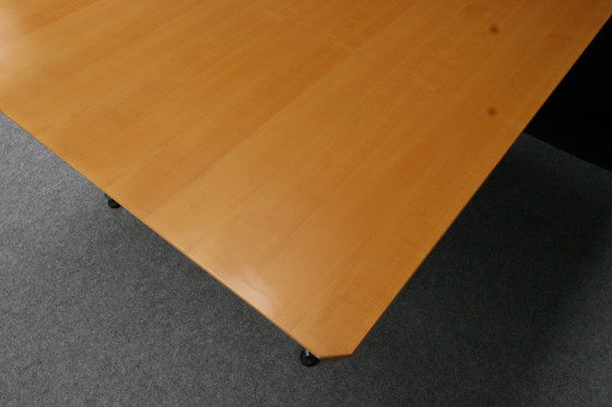 Image 1 of Vergadert / eettafel USM Haller Kitos