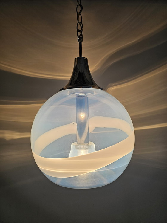 Image 1 of Italiaanse Glazen Hanglamp Met Witte Lijn