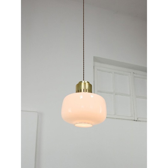 Image 1 of Mid-eeuwse opaline hanglamp