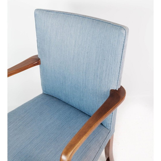 Image 1 of Vintage fauteuil in mahonie en bekleed met lichtblauwe stof van Fritz Hansen