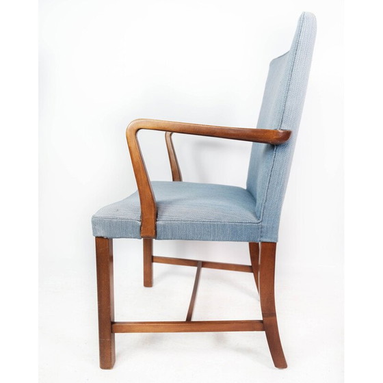 Image 1 of Vintage fauteuil in mahonie en bekleed met lichtblauwe stof van Fritz Hansen