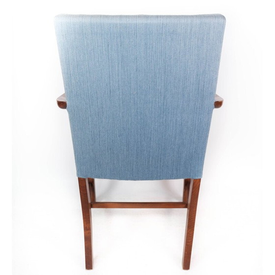 Image 1 of Vintage fauteuil in mahonie en bekleed met lichtblauwe stof van Fritz Hansen
