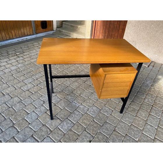 Image 1 of Vintage bureau in eikenfineer en zwartgelakte stalen structuur