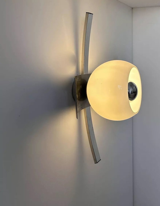 Image 1 of Vintage wandlamp, Geborsteld Chroom en Opaline metaal