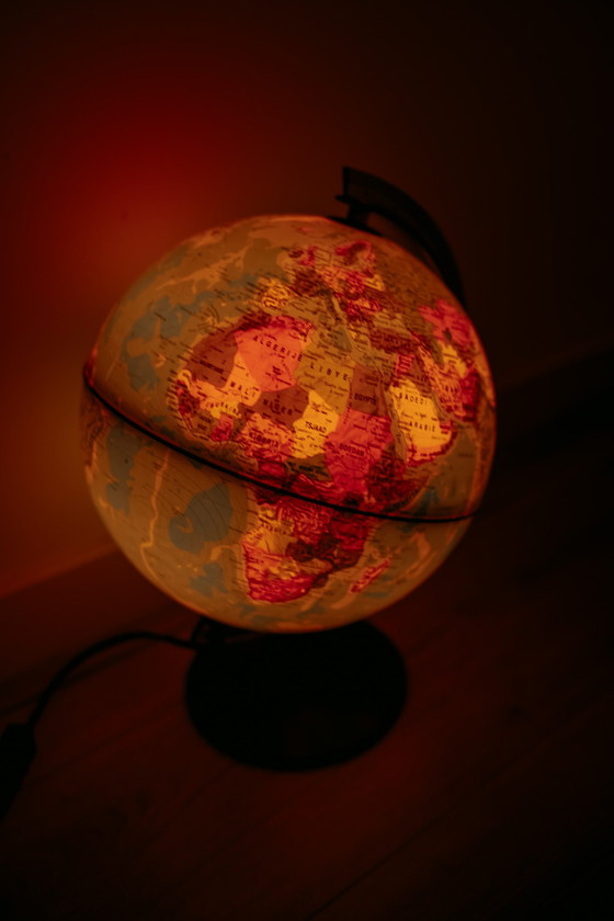 Image 1 of Vintage globe lamp