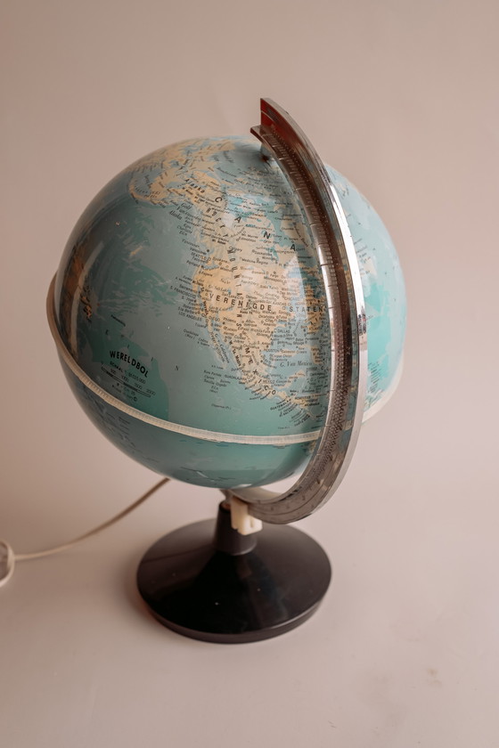 Image 1 of Vintage globe lamp