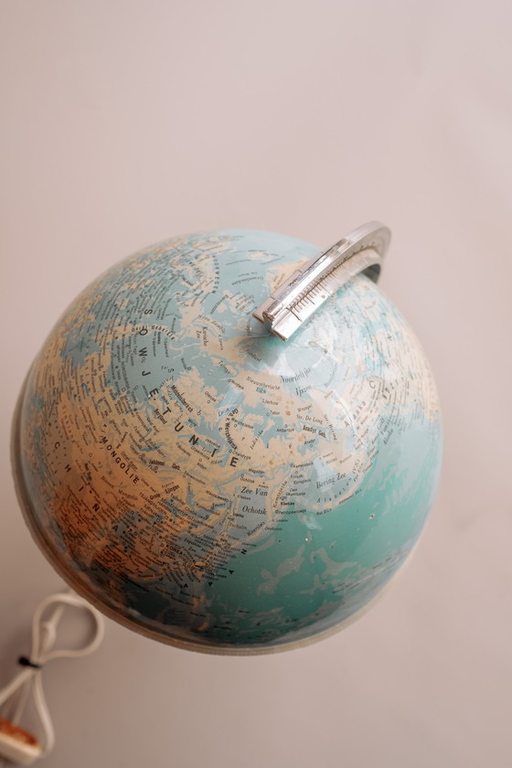 Image 1 of Vintage globe lamp