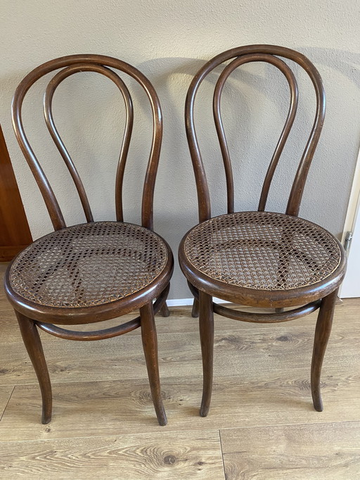 2 Vintage Thonet Bentwood Stoelen