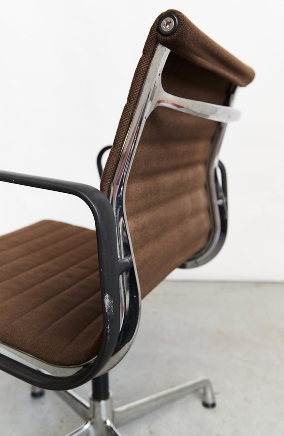 Image 1 of Charles & Ray Eames Stoel EA 108 Stoel voor Vitra