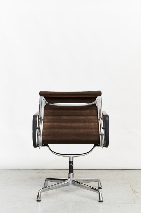 Image 1 of Charles & Ray Eames Stoel EA 108 Stoel voor Vitra