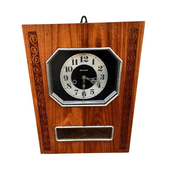 Image 1 of Vintage Jantar wandklok houten romp bekleed met mahonie fineer voor Yantar, USSR 1950