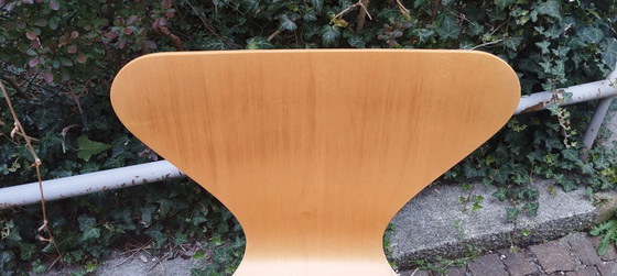 Image 1 of 2x Arne Jacobsen voor Fritz Hansen Serie 7 eetkamerstoelen/bijzettafels