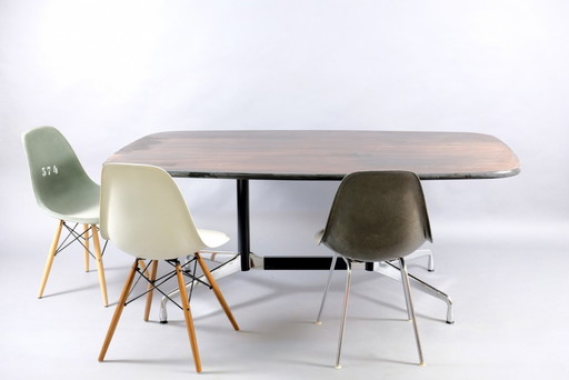 Mid-Century vergadertafel met bootvorm door Charles en Ray Eames voor Vitra, jaren 60