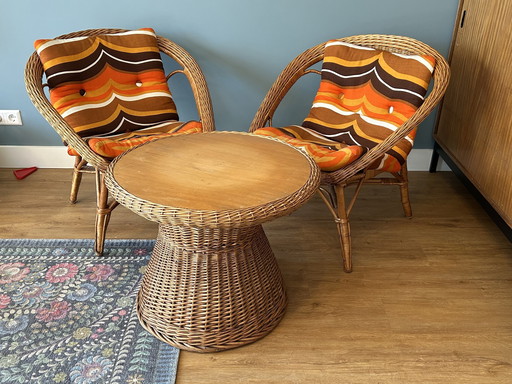 Retro Rotan Setje Met Jaren 70 Kussens