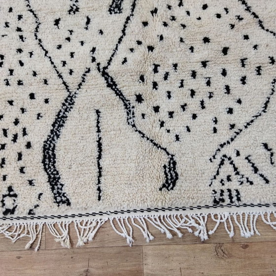 Image 1 of Tapis Berbère Noir Et Blanc Artisanat Marocain - Marokkaans Berber Tapijt In Zwart En Wit Beni Ouarain