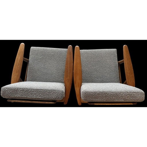 Paar vintage "Ge240 Cigar" fauteuils in eikenhout en grijze boucle stof van Hans J Wegner voor Getama