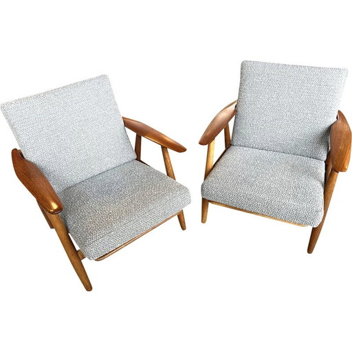 Paar vintage "Ge240 Cigar" fauteuils in eikenhout en grijze boucle stof van Hans J Wegner voor Getama