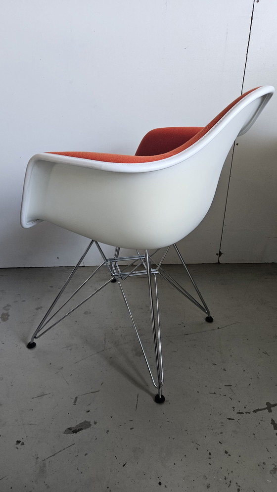 Image 1 of 4x Vitra Eames Dar Armchair