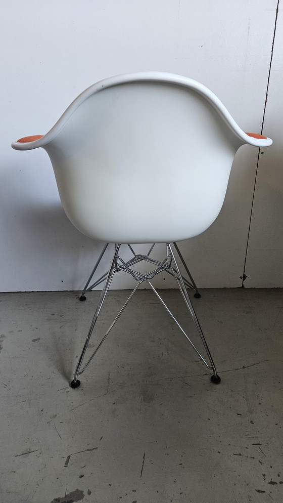 Image 1 of 4x Vitra Eames Dar Armchair