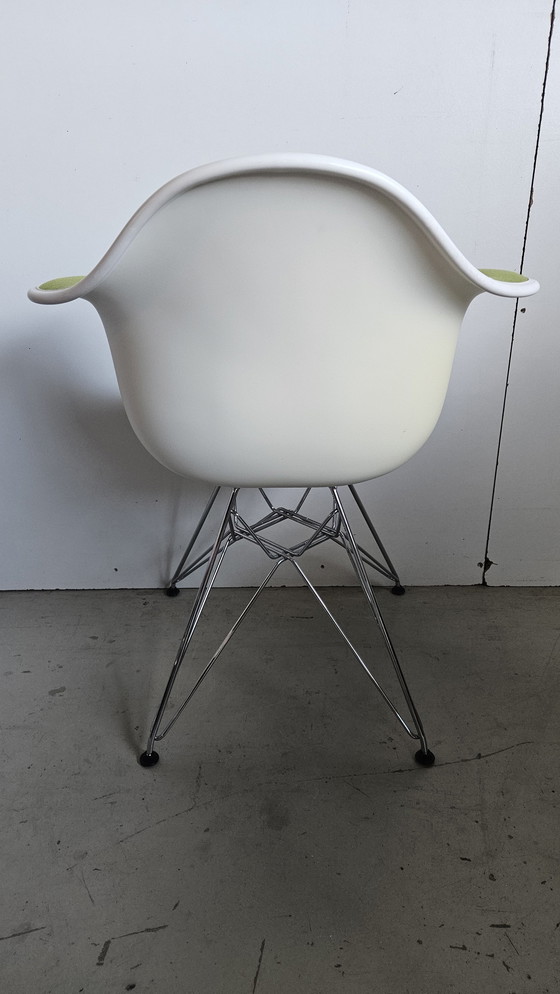 Image 1 of 4x Vitra Eames Dar Armchair