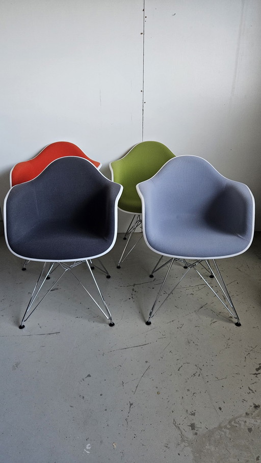 4x Vitra Eames Dar Armchair