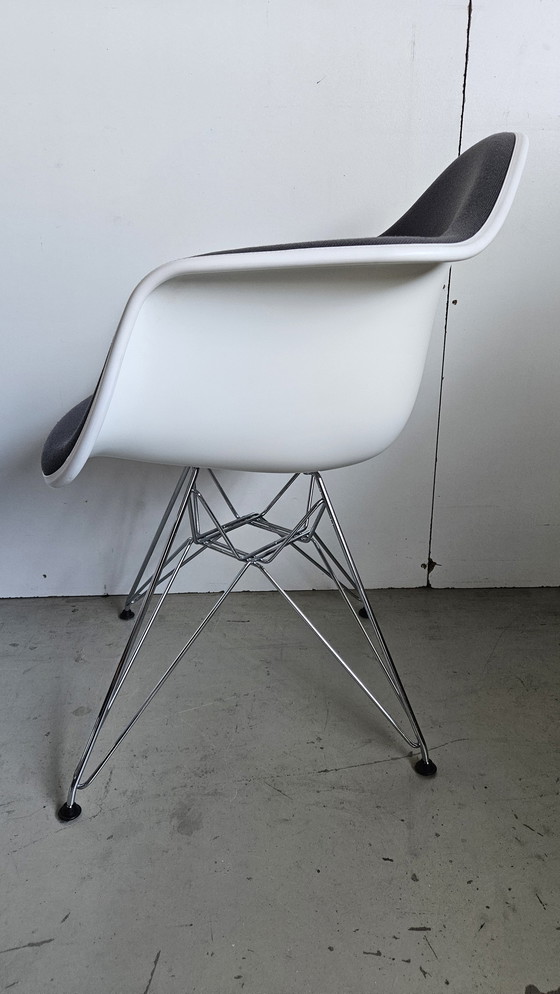 Image 1 of 4x Vitra Eames Dar Armchair