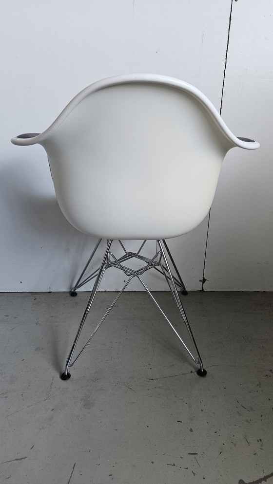 Image 1 of 4x Vitra Eames Dar Armchair