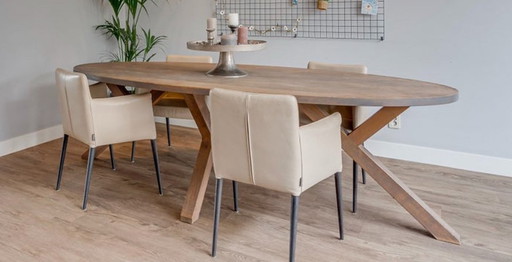 DDfor Eettafel Ovaal Met Label Eetkamerstoelen (8X) Offwhite Leer Op Wengé Eikenhouten Pootjes