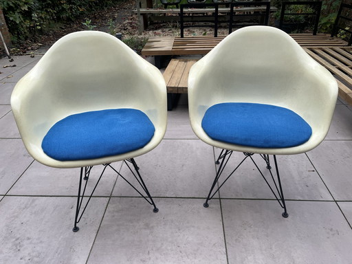 2x Eames Daw Stoelen Fiberglass Herman Miller