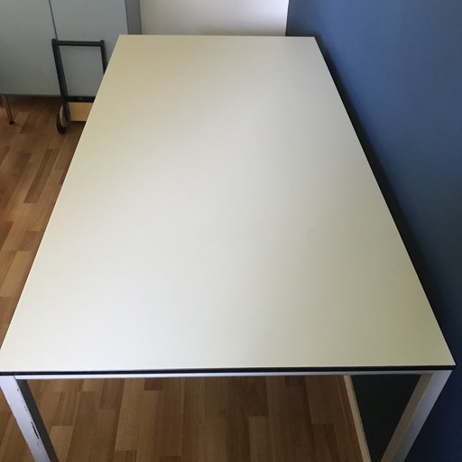 Friso Kramer Facet tafel