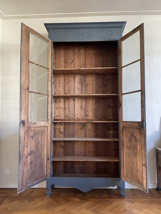 Image 1 of Hoge 18E Eeuwse Vitrinekast Servieskast Keukenkast 3 M Frans