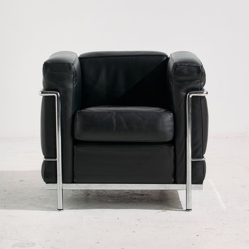 Lc2 fauteuil van Le Corbusier, Pierre Jeanneret en Charlotte Perriand voor Cassina