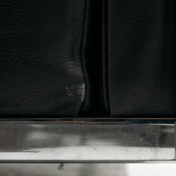 Image 1 of Lc2 fauteuil van Le Corbusier, Pierre Jeanneret en Charlotte Perriand voor Cassina