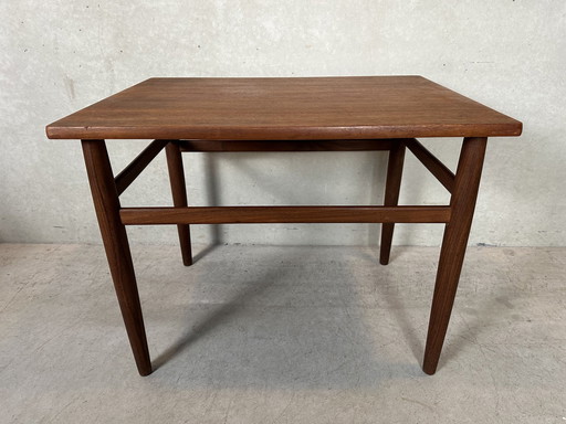 Vintage Bijzettafel - Teak - O.M.F.