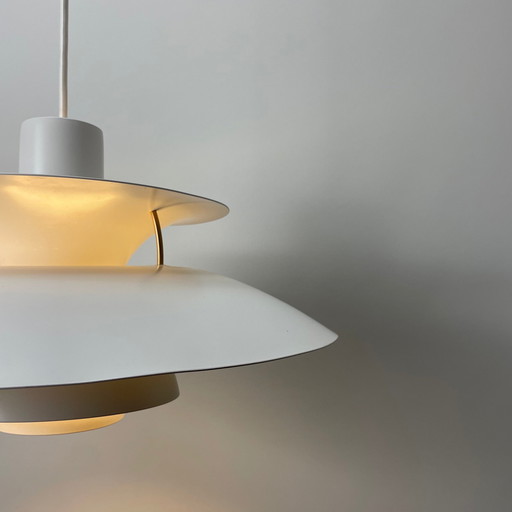 Hanglamp van Poul Henningsen voor Louis Poulsen