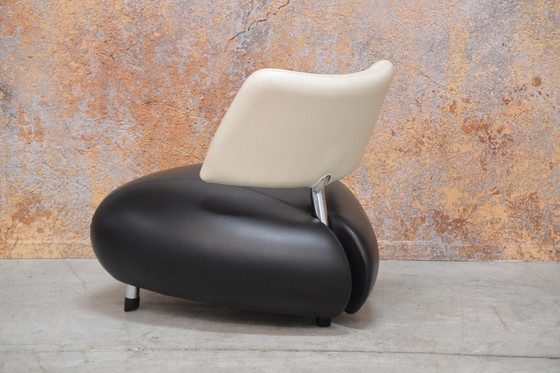 Image 1 of Zwart witte leren Leolux Pallone fauteuil