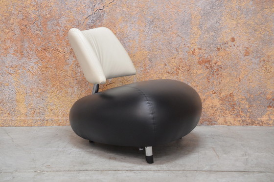 Image 1 of Zwart witte leren Leolux Pallone fauteuil