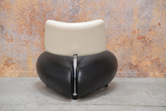 Image 1 of Zwart witte leren Leolux Pallone fauteuil