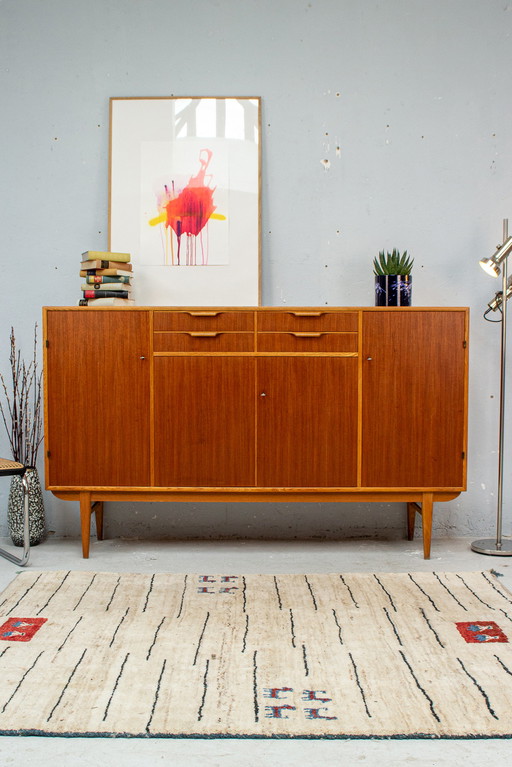 Vintage teakhouten buffetkast met hoge laden Midcentury