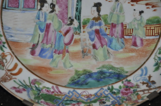 Image 1 of Kantonees Figurale Bord van porselein Qing Daoguang 19e Eeuw