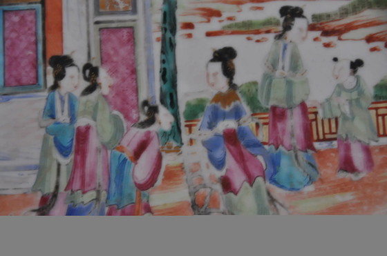 Image 1 of Kantonees Figurale Bord van porselein Qing Daoguang 19e Eeuw