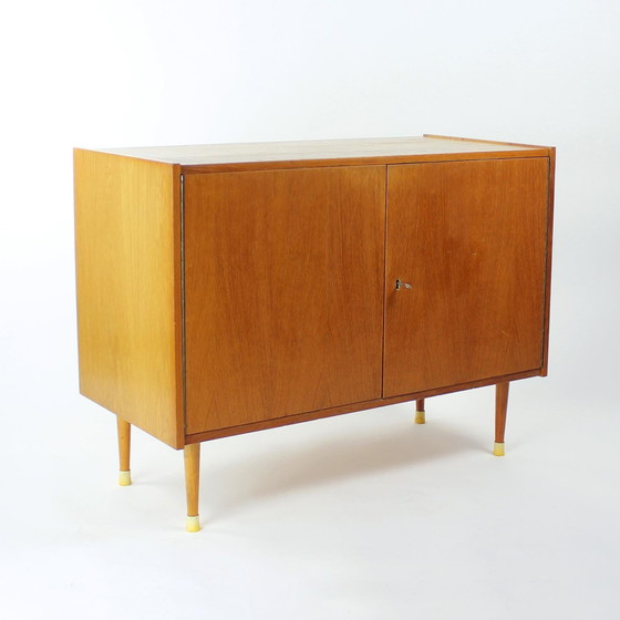 Image 1 of Vintage dressoir in beukenhout, Tsjecho-Slowakije 1960S