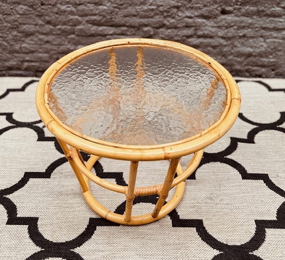 Image 1 of Rotan / Bamboe Rohe Tafeltje Met Origineel Gewolkt Glas