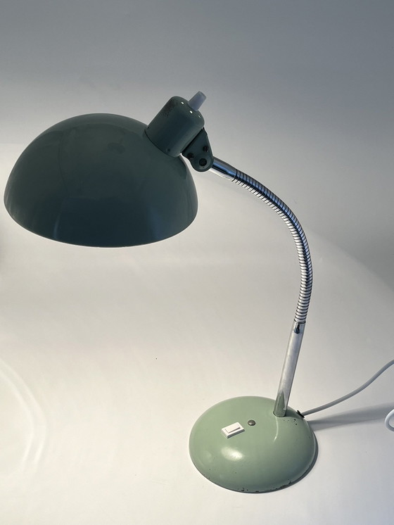 Image 1 of Bureaulamp Amandel Groen