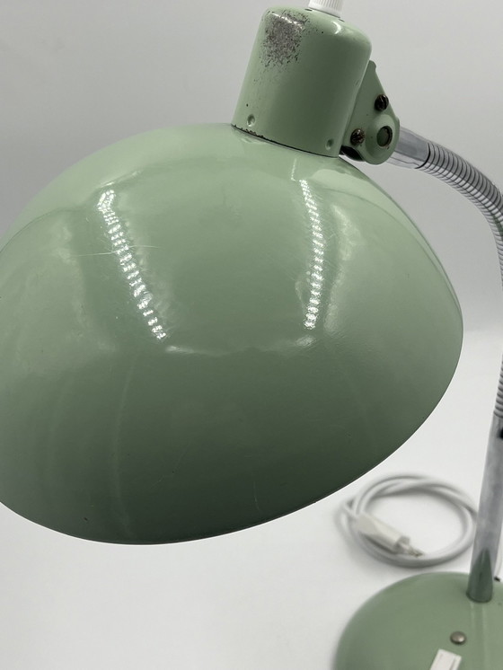 Image 1 of Bureaulamp Amandel Groen