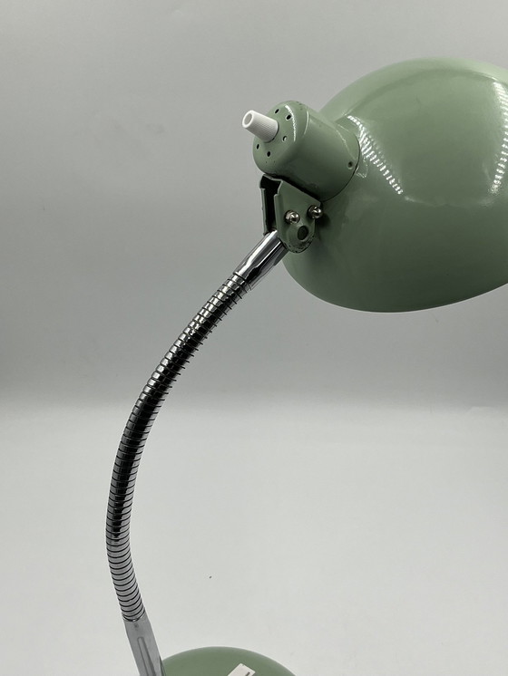 Image 1 of Bureaulamp Amandel Groen