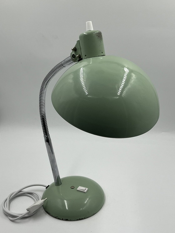 Image 1 of Bureaulamp Amandel Groen