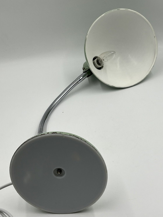 Image 1 of Bureaulamp Amandel Groen