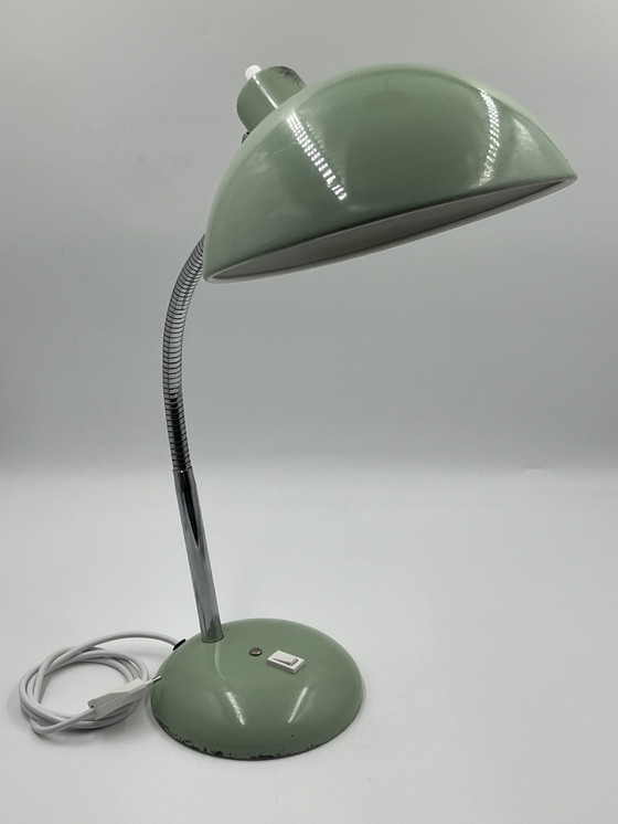 Image 1 of Bureaulamp Amandel Groen