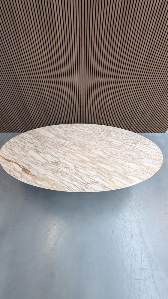 Image 1 of Knoll Saarinen Table 244Cm Calacatta (Oval)